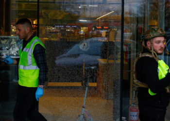 Gunman Kills at Least 6 in Kyiv, Taking Hostages in Grocery