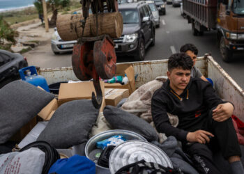 More Displaced Lebanese Head Home as Cease-Fire Is Tested