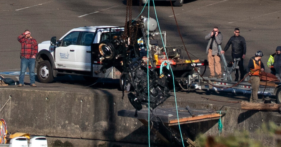 Remains Linked to Submerged Car Solve 1958 Mystery of Missing Oregon Family