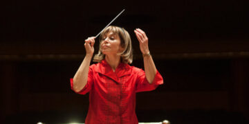 In an Era of Frequent Fliers, Is a Conductor’s Place at Home?