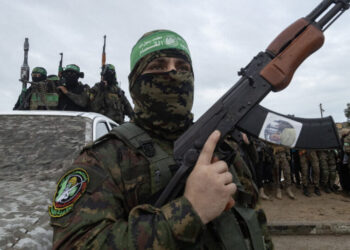 Hamas Officials Say Group Is Ready to Hand Over Some Weapons