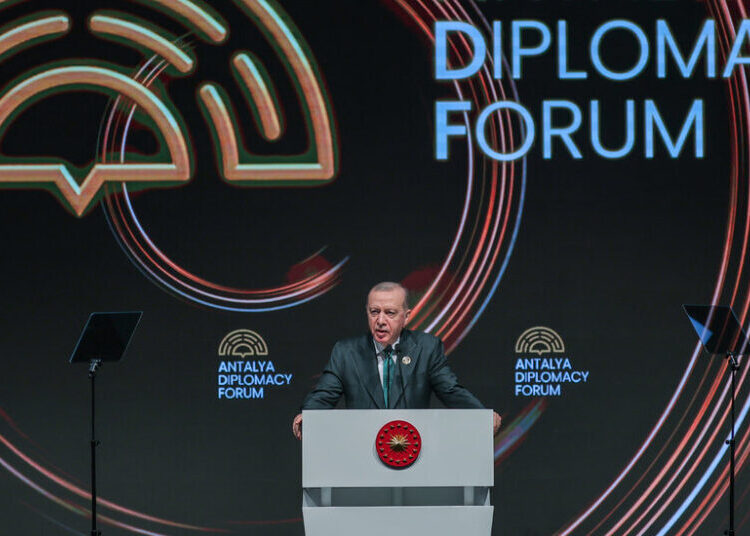 In Turkey, Middle Powers Ponder Diplomacy With a Rogue U.S.