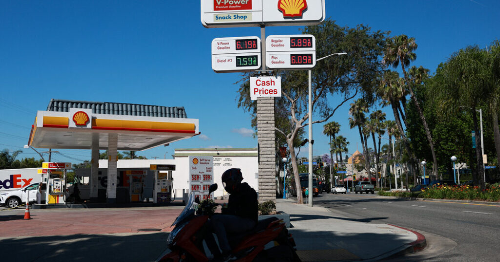 Energy Secretary Says Gas Prices May Stay Above $3 Until 2027