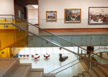 Finding a New Approach to Displaying a Museum Collection