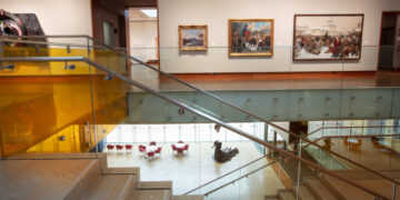 Finding a New Approach to Displaying a Museum Collection