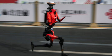 It Was No Sweat: A Humanoid Robot Races to a Record Finish