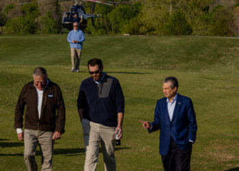 How 1 GOP billionaire is upending Georgia politics