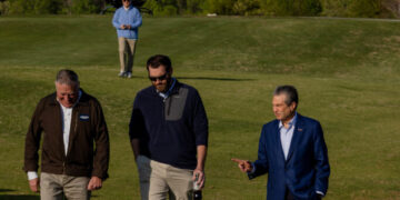 How 1 GOP billionaire is upending Georgia politics