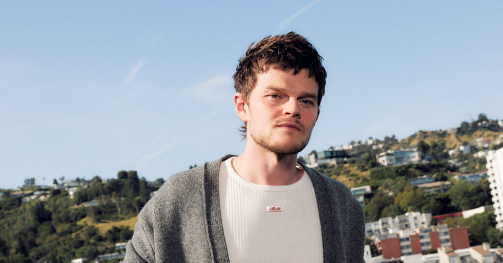 To Play a Man With Tourette’s, He Swapped the Script for Real Life