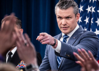 Democratic Senators Fault Hegseth’s Leadership on Iran