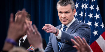 Democratic Senators Fault Hegseth’s Leadership on Iran
