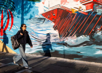 Facing Hard-liners at Home and Bluster From Trump, Iran Sends Mixed Signals on Peace Talks