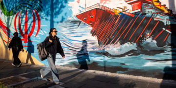 Facing Hard-liners at Home and Bluster From Trump, Iran Sends Mixed Signals on Peace Talks