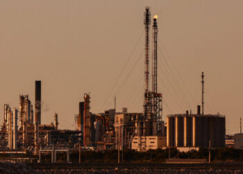 Oil Prices Creep Up as Investors Weigh Cease-Fire Extension