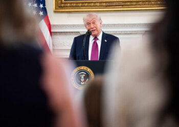 Not a Deal-Breaker: White House Downplays Iranian Strikes Near the Strait