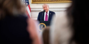 Not a Deal-Breaker: White House Downplays Iranian Strikes Near the Strait