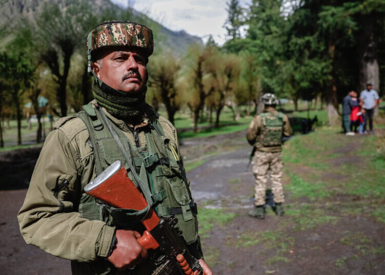 A Year After Terrorist Attack, a Kashmir Town Longs for Tourists