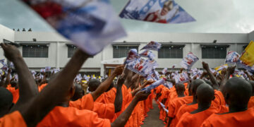 Pope Leo, Visiting African Prison, Urges Inmates to Find Hope Amid Despair