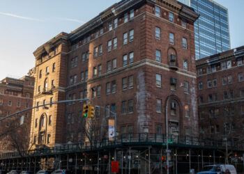 Plan to Move Men’s Shelter Is Temporarily Blocked by N.Y.C. Judge