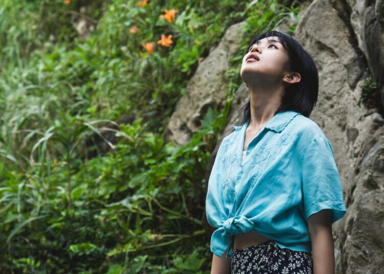 ‘Two Seasons, Two Strangers’ Review: Possibilities of a Blank Page