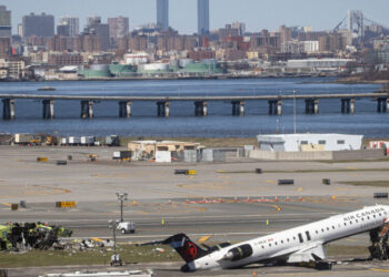 Communication Failures Preceded Deadly Crash at LaGuardia, N.T.S.B. Says