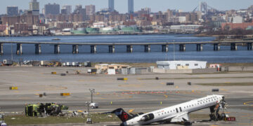 Communication Failures Preceded Deadly Crash at LaGuardia, N.T.S.B. Says