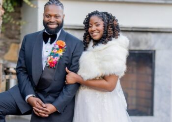 Instead of the Bouquet, She Caught a Groomsman’s Attention