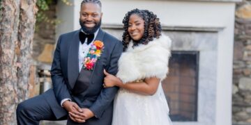 Instead of the Bouquet, She Caught a Groomsman’s Attention