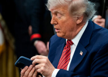 White House Allowed Officials’ Text Messages to Be Deleted, Lawsuit Says