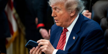 White House Allowed Officials’ Text Messages to Be Deleted, Lawsuit Says