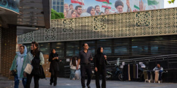 U.S. Sending Kushner and Witkoff to Pakistan to Resume Talks With Iran