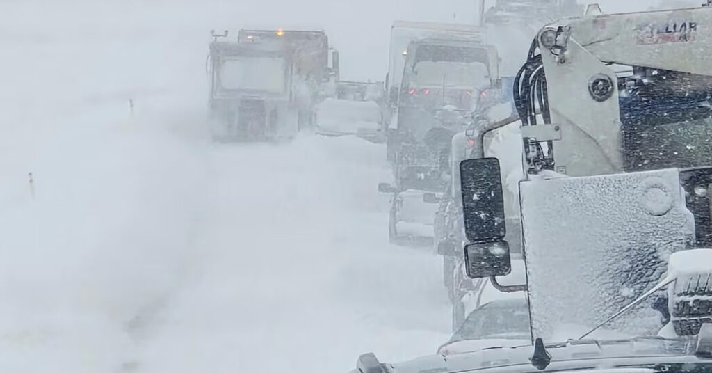 Snowstorm Strands 300 Vehicles Overnight on Alberta, Canada, Highways