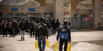 On Iran’s Border, Cooking Oil Trade Is a Snapshot of the Country’s Struggles