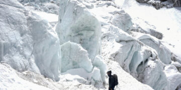 The Elite ‘Doctors’ Who Care for Mount Everest