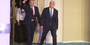 Former Israeli Premiers Join in Bid to Oust Netanyahu in

Elections