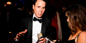 For Oz Pearlman, a Press Gala Not Even He Could Have Predicted