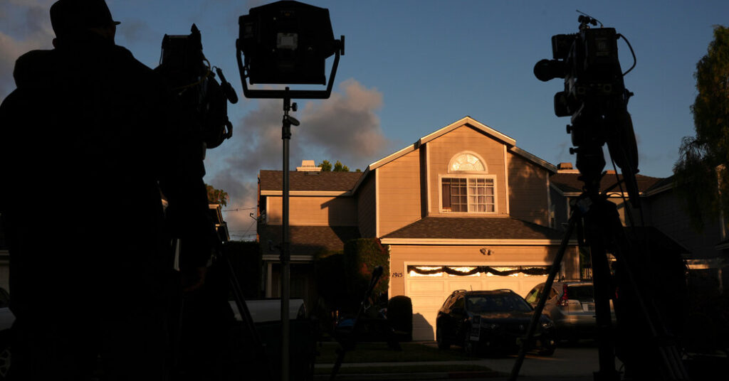 Officials Investigating Writing Tied to Correspondents’ Dinner Attack