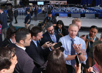 United Airlines Says It Pitched American on Merger but Was Rebuffed