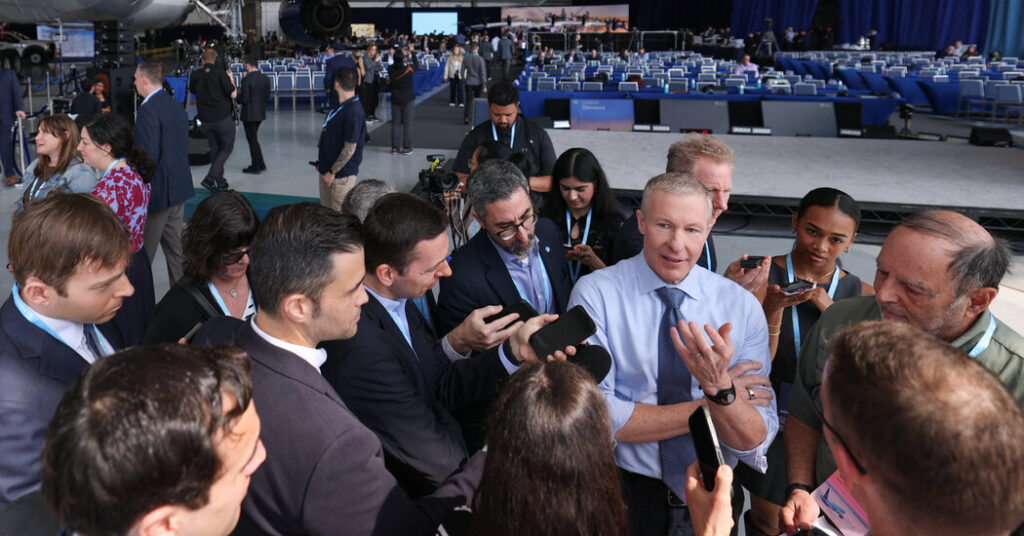 United Airlines Says It Pitched American on Merger but Was Rebuffed