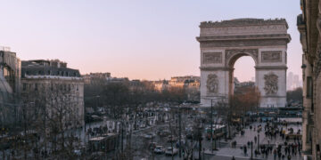 In France, Trump’s Triumphal Arch Draws Eye Rolls, and Echoes of Napoleon