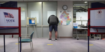 Virginia High Court Weighs Legality of Congressional Map Approved Last Week