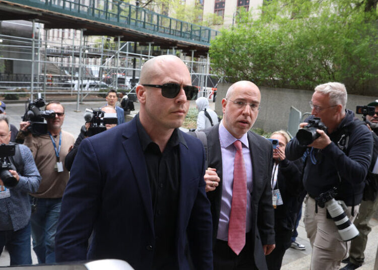 Soldier Pleads Not Guilty in $400,000 Betting Case Over Maduro’s Ouster