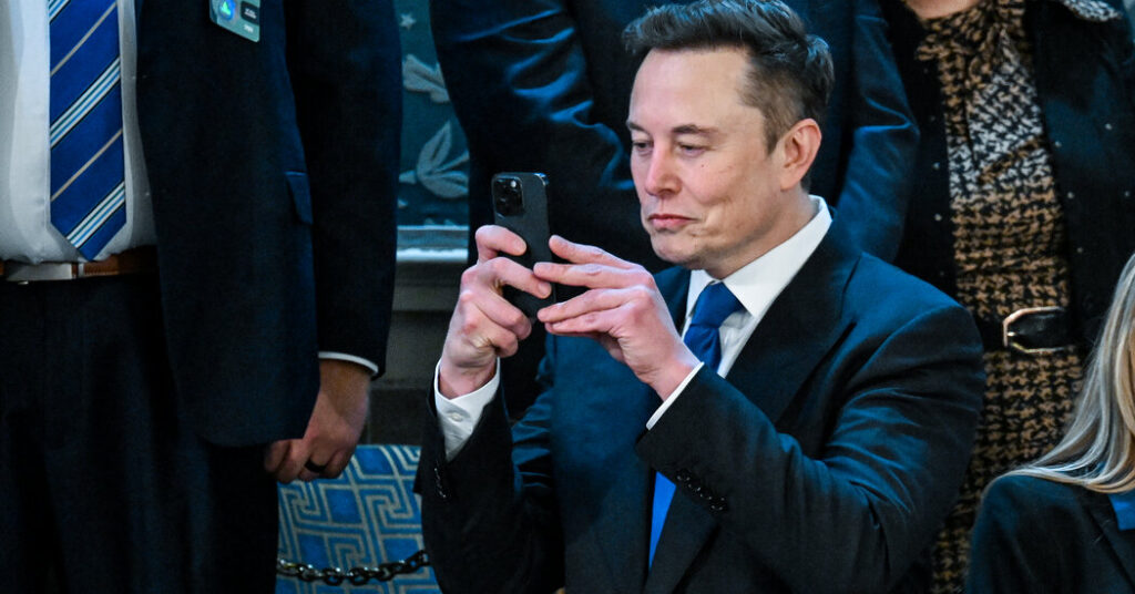 Elon Musk Assails Sam Altman on Social Media Before OpenAI Trial Opens