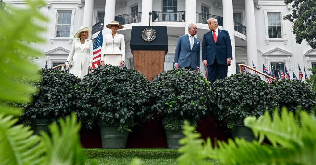 A Brooch, Teaspoons and More: The King, Queen and the Trumps Trade Gifts