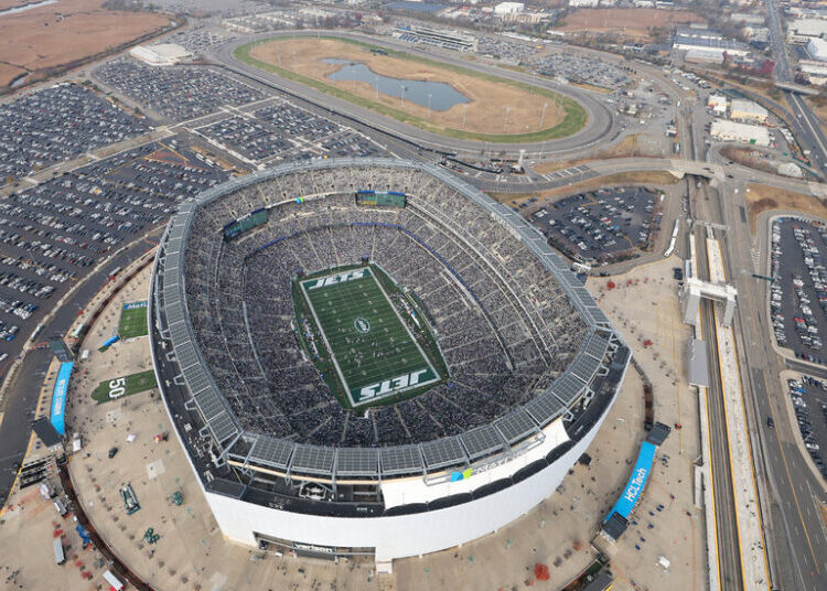 New Yorkers to World Cup Fans: Please Don’t Walk to MetLife