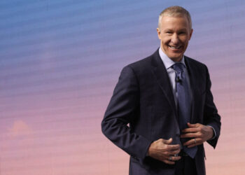 Rebuffed by American Airlines, United’s C.E.O. Is Wary of Other Deals