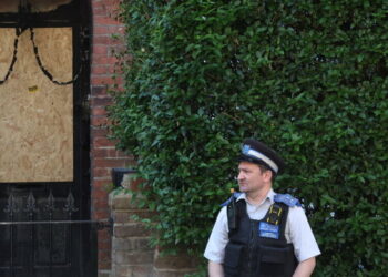 Trial Begins for 3 Men Accused of Arson Attacks at Starmer’s Homes