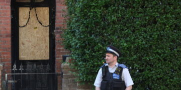 Trial Begins for 3 Men Accused of Arson Attacks at Starmer’s Homes