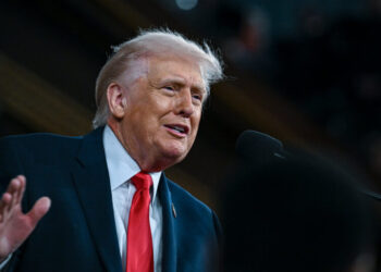 Trump Signs Order Expanding Access to Retirement Accounts