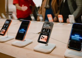 Still Powered by iPhones, Apple Reports 17% Sales Jump